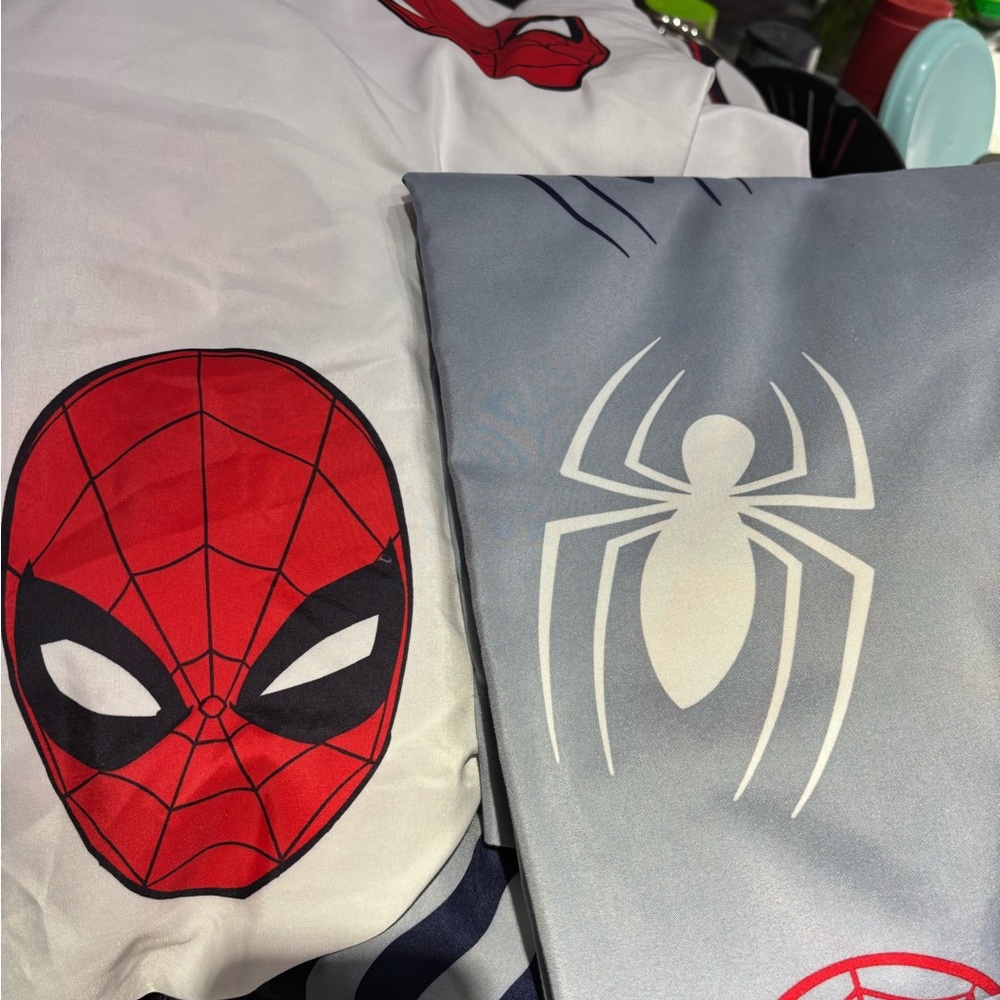 Kids Spider Hero Man bedding - Red and White - Picture 4 of 7